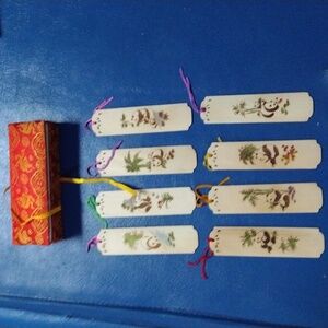 Vtg 8 Chinese Wooden Hand Painted Book Markers with Decorative Box Ex Condition.